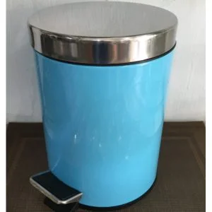 thùng rác inox chân đạp trong toilet