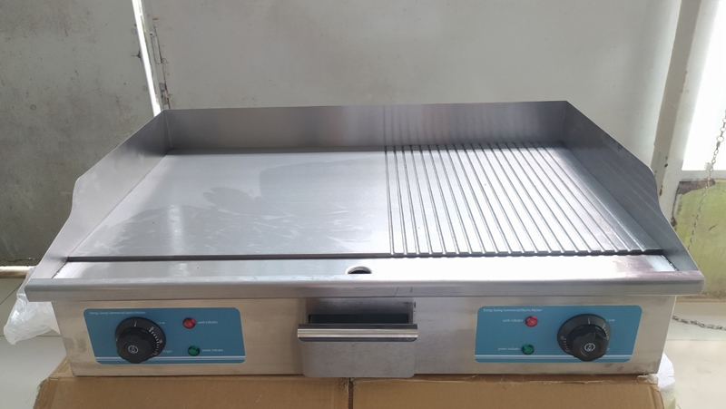 Bếp chiên mặt phẳng + nhám (điện) PL-822 là một sản phẩm đa năng với thiết kế nhỏ gọn