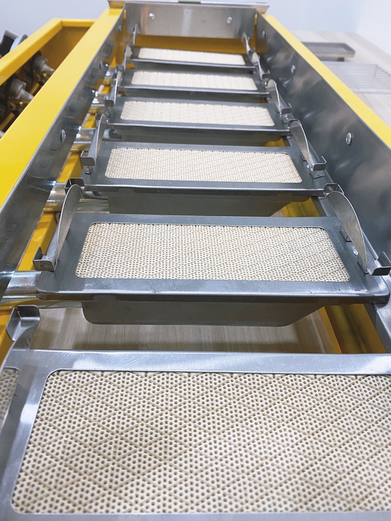 Bếp nướng BBQ 6 họng BBQ6N 5 Bếp nướng BBQ 6 họng BBQ6N là lựa chọn hoàn hảo cho các buổi tiệc ngoài trời