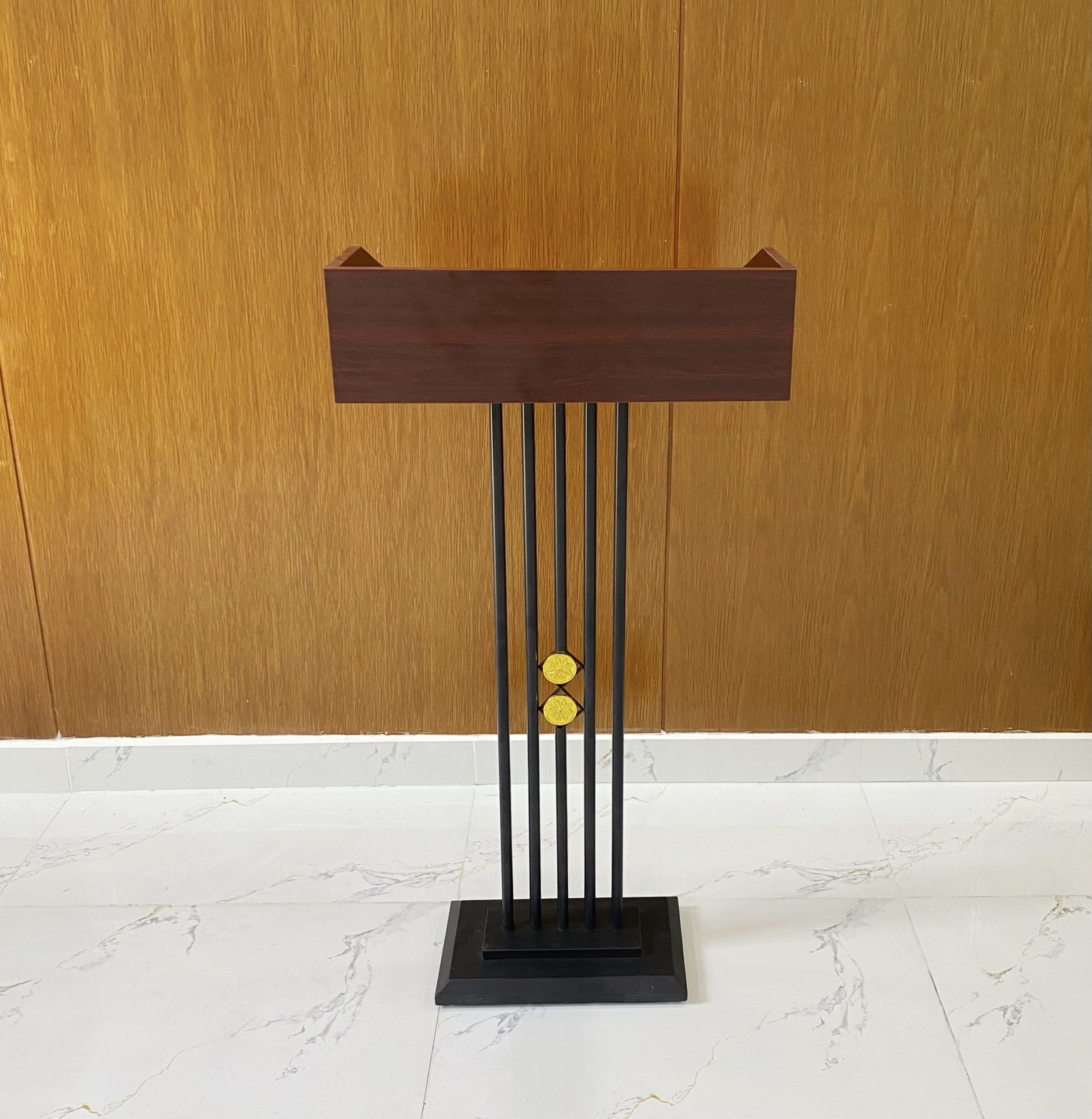 Buc phat bieu HD 7011M 3 scaled