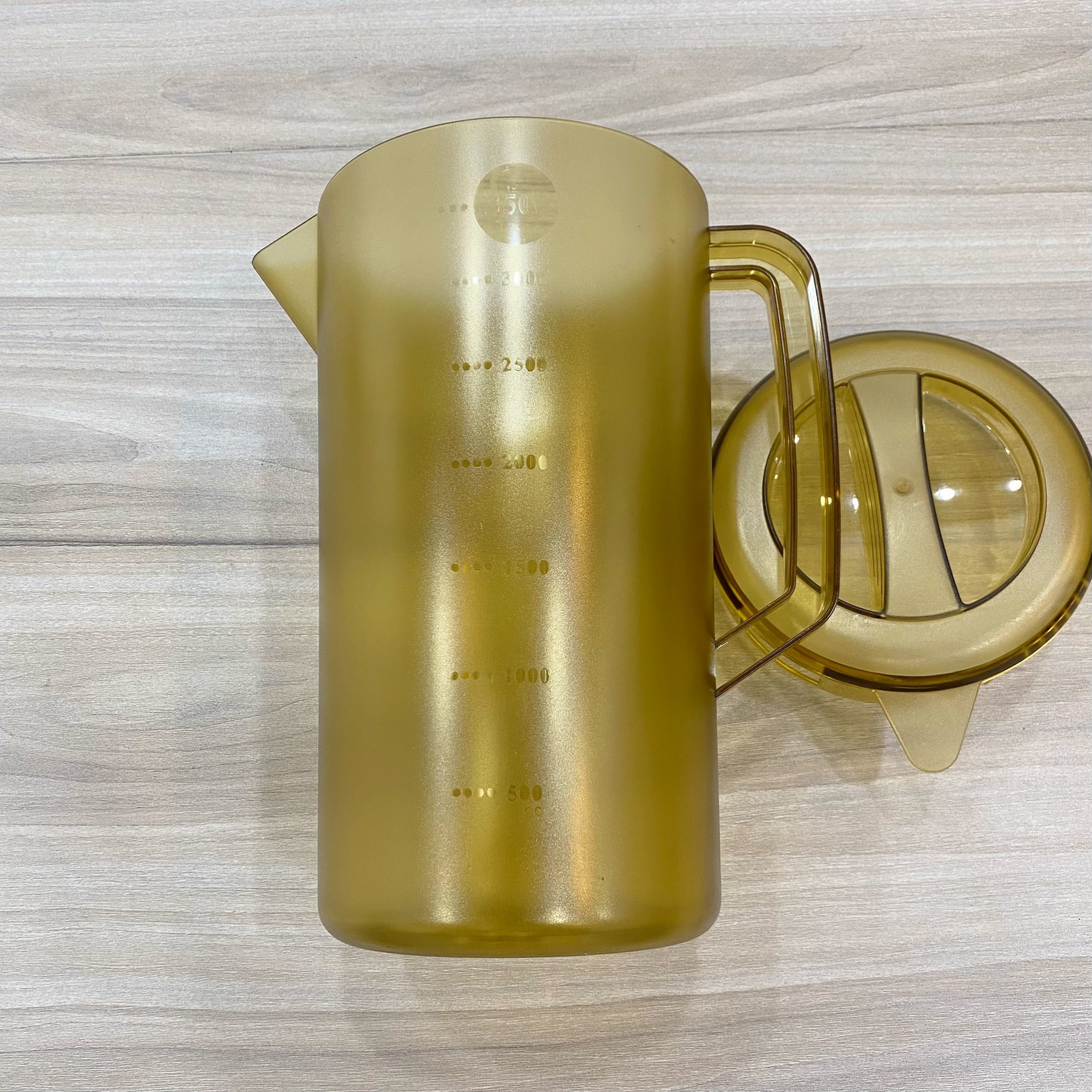 Ca dong nhua co nap vang PC1035Gchiu nhiet 15 scaled