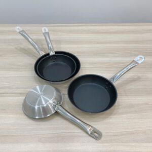 Chao inox 2 day chong dinh 101722 2 scaled