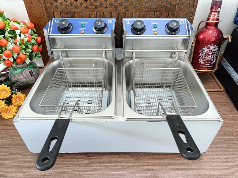 Chiên nhúng điện đôi EF-82TL 5 Bếp chiên nhúng điện EF-82TL nổi bật với nhiều tính năng độc đáo so với các sản phẩm khác trên thị trường