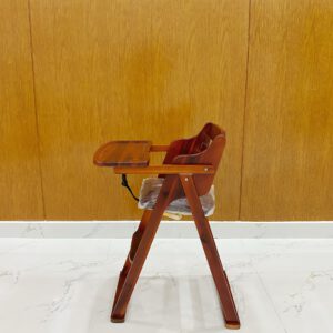 Ghe tre em AR 352A 3