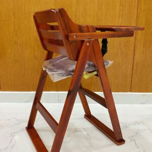 Ghe tre em AR 352A 4