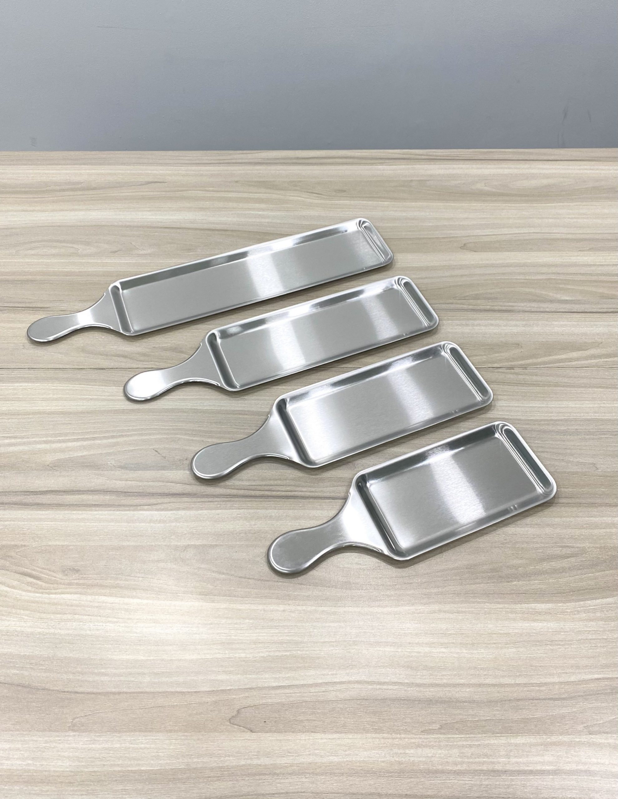 Dĩa chữ nhật có tay cầm DTA55 (53.10.5cm) chính hãng SQC