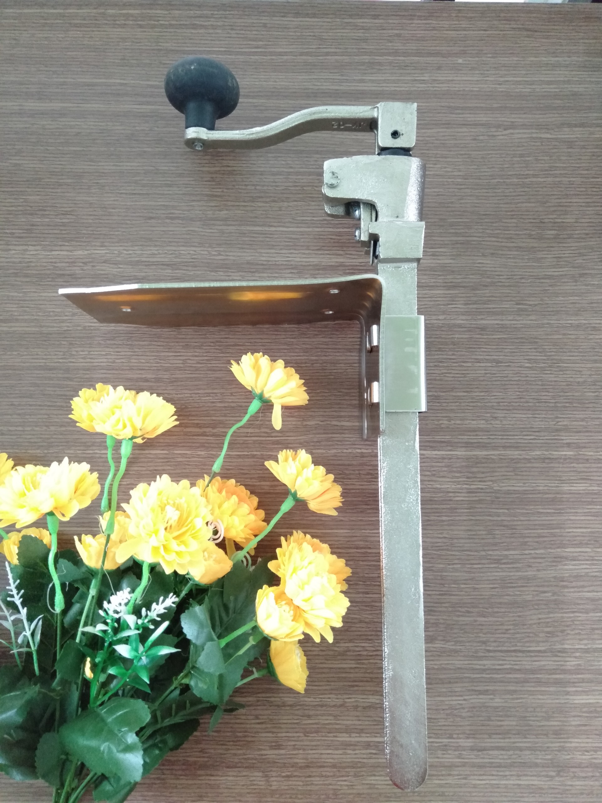 Khui hộp công nghiệp dạng đứng nhỏ SQC-01 4 Khui hop cong nghiep dang dung nho SQC 01 .1