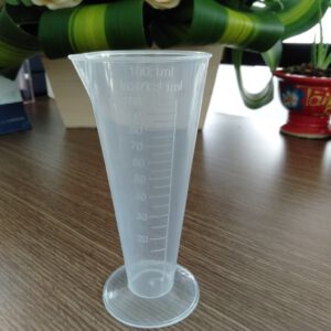 Ly dong nhua 100ml 1