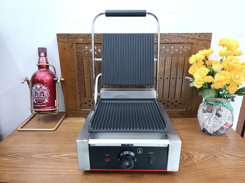 Máy kẹp nướng bánh panini ECG-811