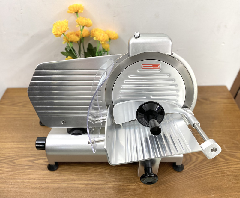 Máy xắt thịt SL300ES-12 5 Tuân thủ hướng dẫn của nhà sản xuất để máy có tuổi thọ cao