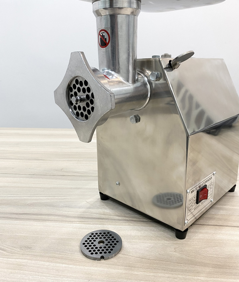 Máy xay thịt MK-12 của nhãn hiệu SQC được chế tạo từ các vật liệu chất lượng cao