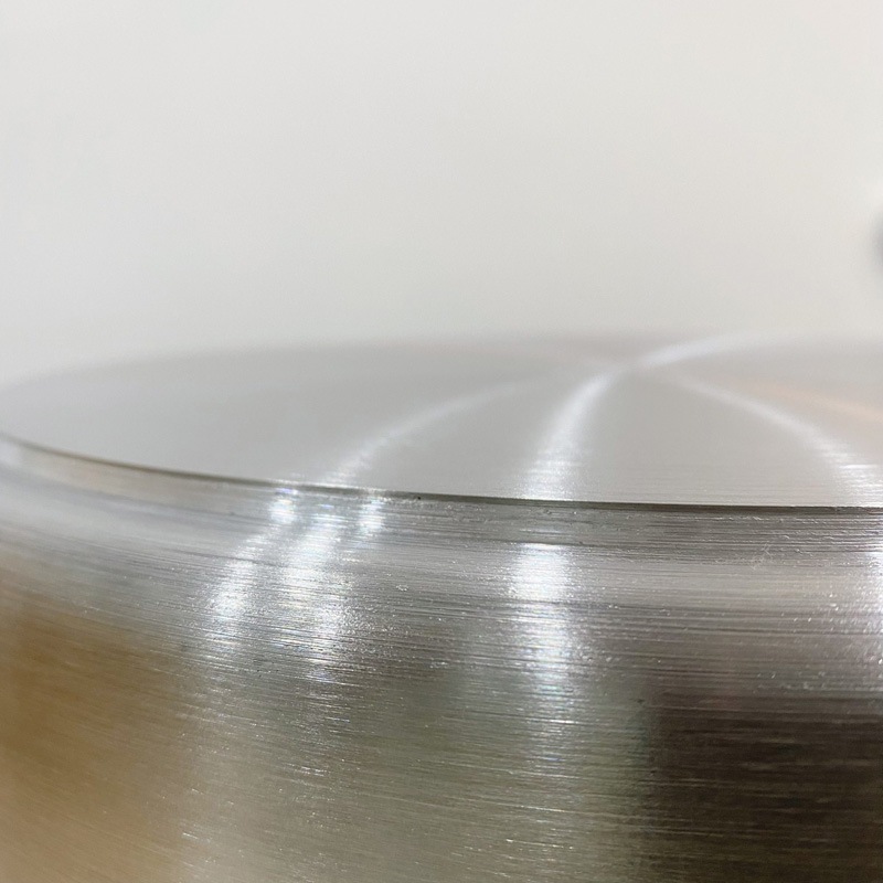 Thiết kế 2 đáy làm từ chất liệu inox dày dặn