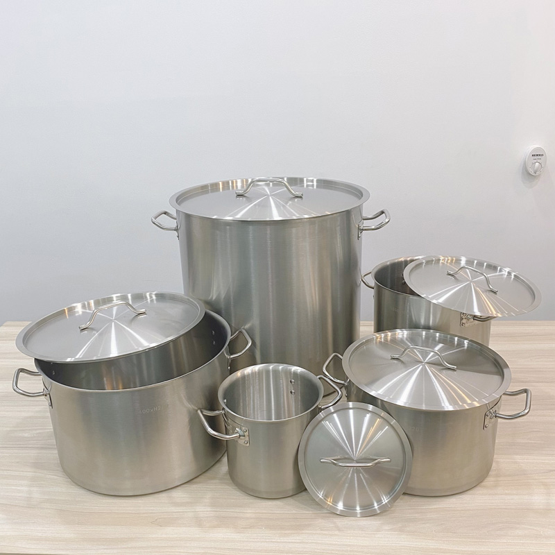 Nồi 2 quai inox 2 đáy 101129 (φ400×H260) 4 Chất liệu inox chắc chắn, không bị oxi hóa hay biến dạng sau thời gian sử dụng
