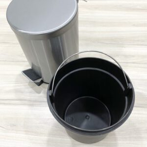 Thung rac chan dap 8L SB08 1