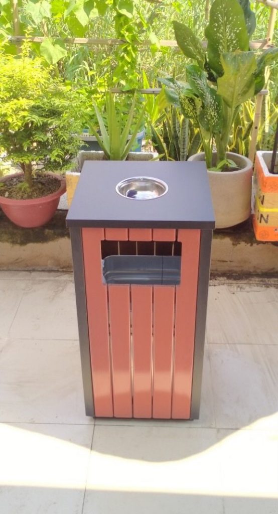 Thùng rác ngoài trời A78-D (380*380*770mm)