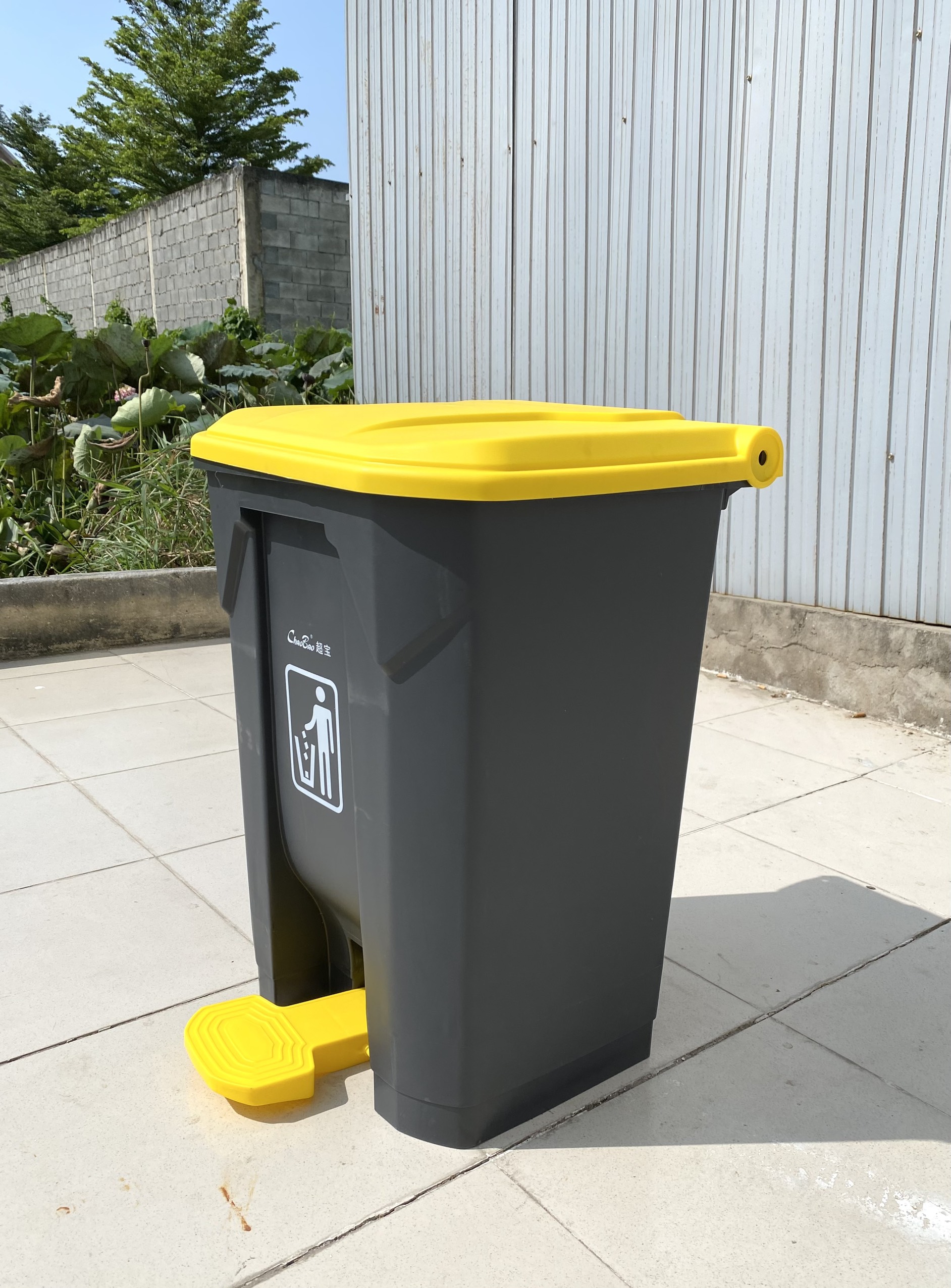 Thung rac nhua B2 010C .4