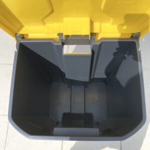 Thung rac nhua B2 010C .6