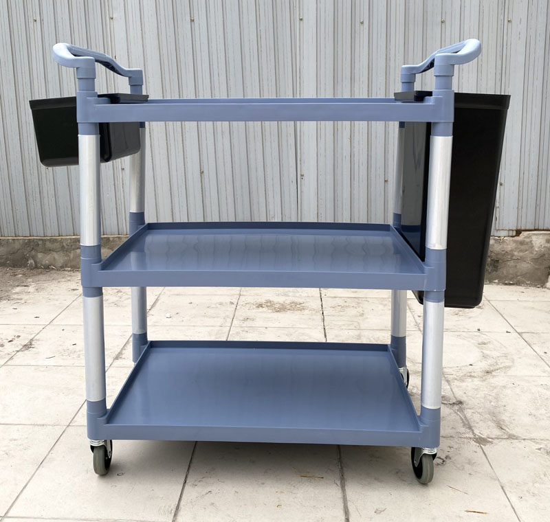 Xe phục vụ 3 tầng xám L-010-1 (2 xô đen) 4 Xe phục vụ 3 tầng xám L-010-1 có màu xám trang nhã, hài hòa